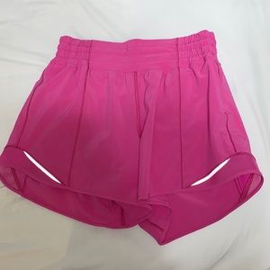Lululemon 4inch Sonic pink hotty hot size 4